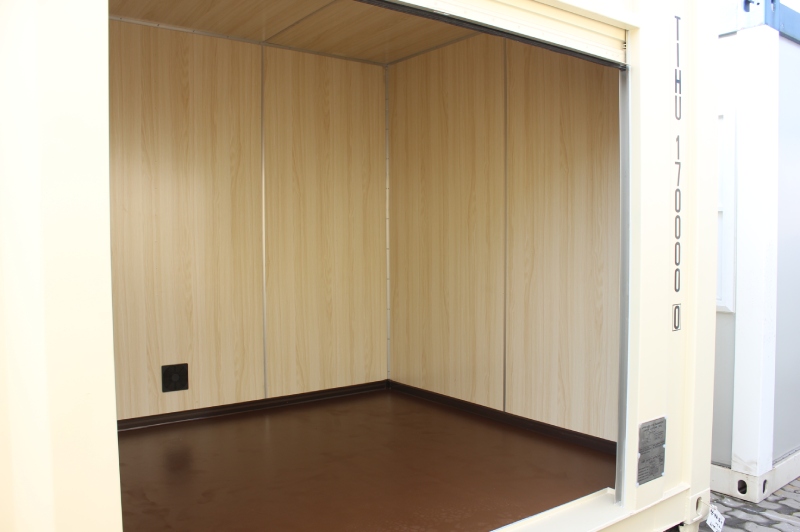 20ft storage container with 2x roll-up doors 12