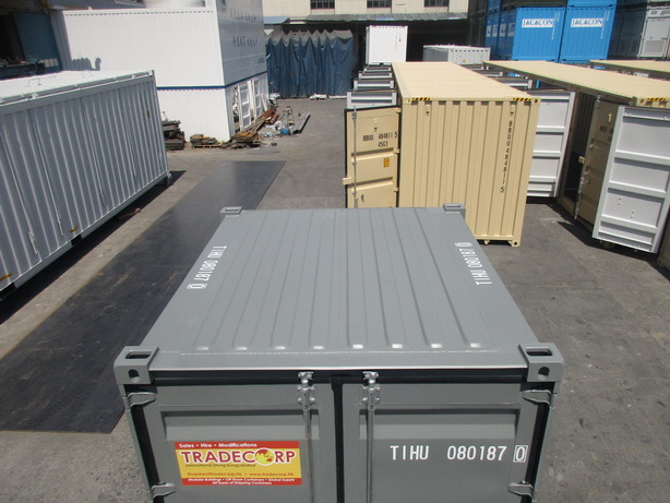 8' Dry Shipping Containers 8